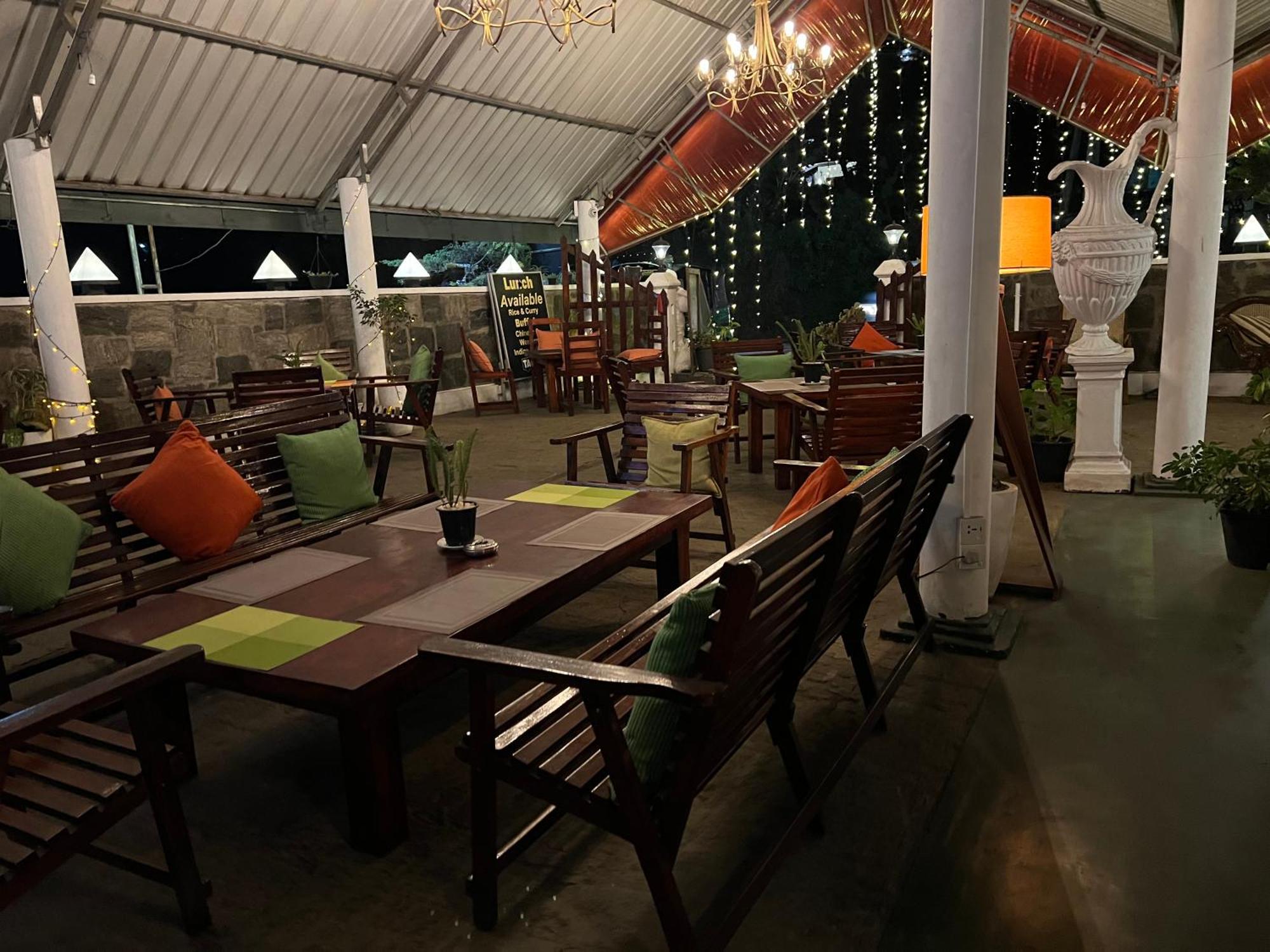 Hill Cool Hotel & Restaurant Гаттон Екстер'єр фото