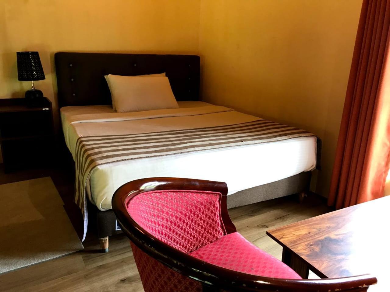 Hill Cool Hotel & Restaurant Гаттон Екстер'єр фото